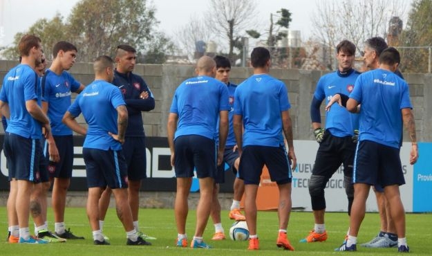 Planificando el equipo para enfrentar a Viale FC