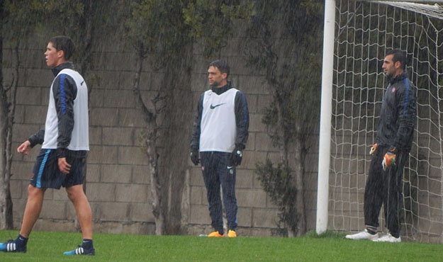Trabajó bajo la lluvia