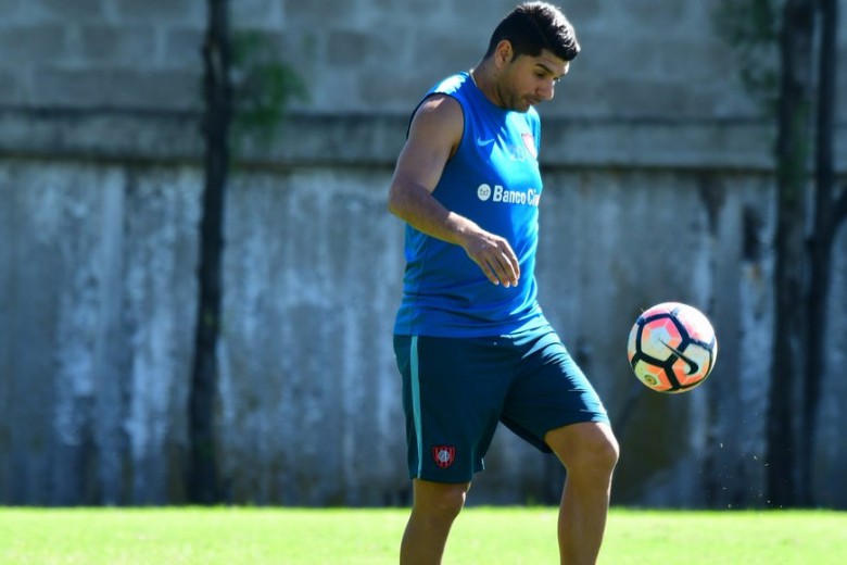 Esperando a Paranaense