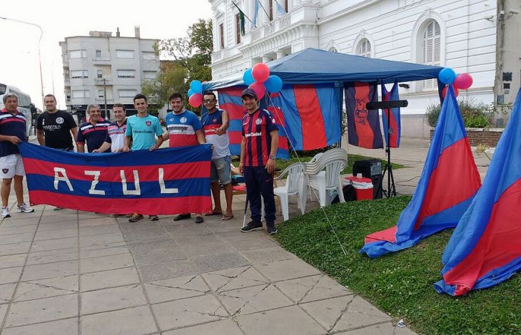 Ya van 46 años de pasión Azul... grana