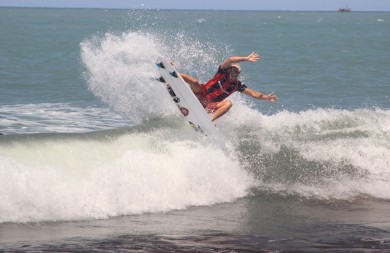 Un Cuervo en el US Open de surf