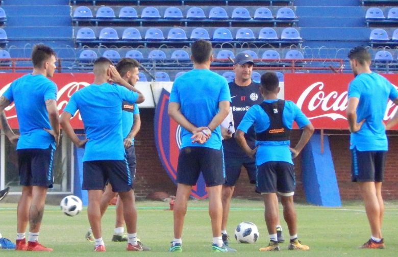 Concentrados para visitar a Huracán