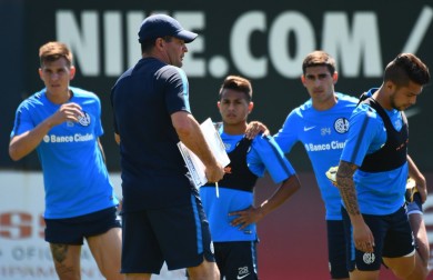 Pelota por acá y pelota por allá
