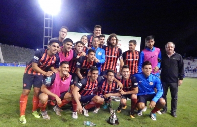 El primer trofeo 2018, para Boedo