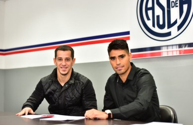 Gerónimo Poblete firmó su contrato