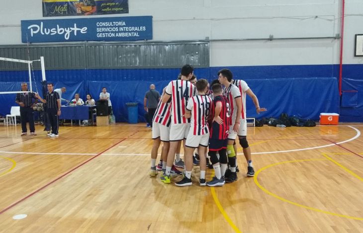 ¡Victoria clásica e invictos!