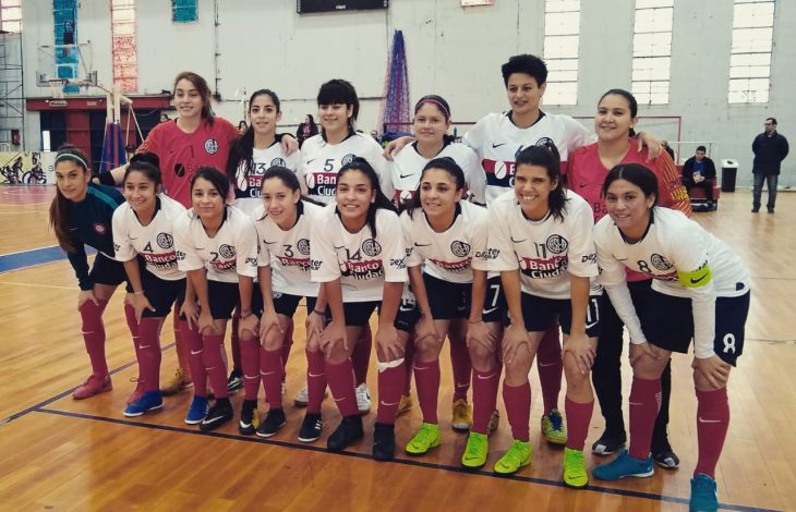 Las Santitas, escoltas