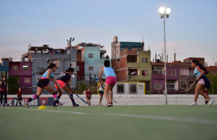 Hockey con Madre del Pueblo 