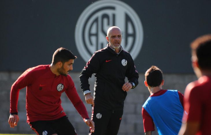 Práctica en la cancha auxiliar