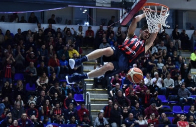 A un paso de otra vuelta