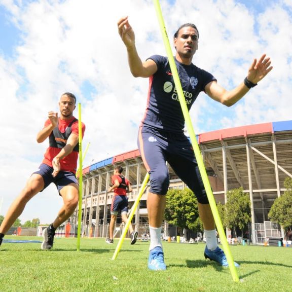 Di Santo entrenó a la par