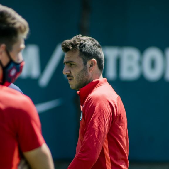 Con Julián Palacios, se entrenó el Ciclón