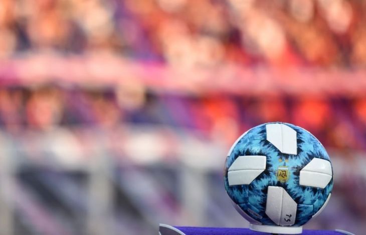 El fútbol, licenciado