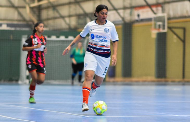 ¡Santa goleada en el debut!