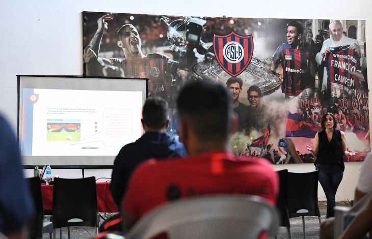 Los planteles de fútbol recibieron una capacitación de Género