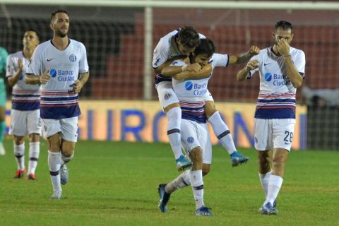 Debut, victoria y golazo inolvidable