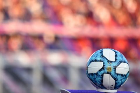 El fútbol, licenciado