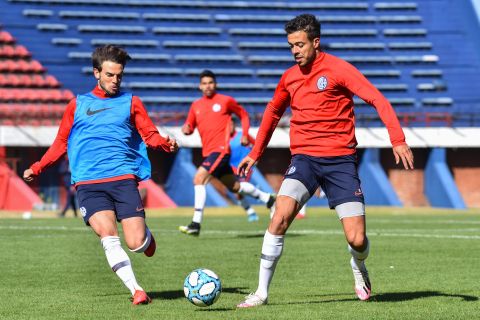 Práctica de fútbol en el Bidegain