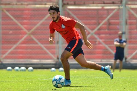 Práctica de fútbol en el Bidegain