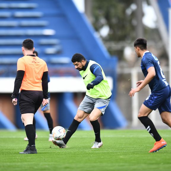 Jornada de fútbol en el Bidegain