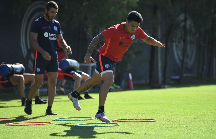 Con la cabeza en la Copa