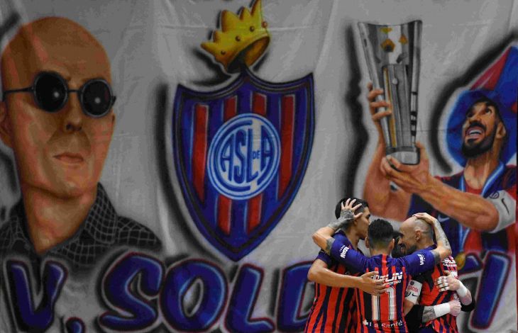 ¡El campeón de América sale a la cancha!
