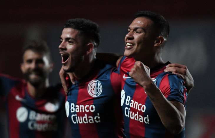 Domingo de fútbol en el Bidegain