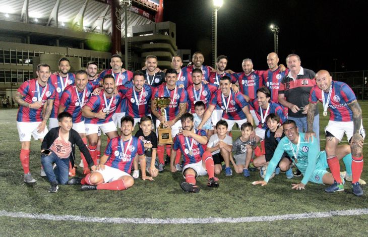 ¡El Senior gritó campeón!