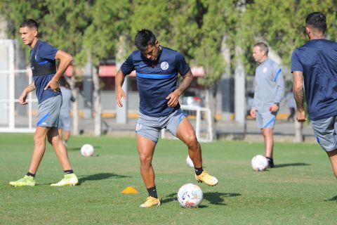 Con la mirada en Platense