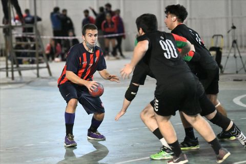 No pudo sumar de a tres 