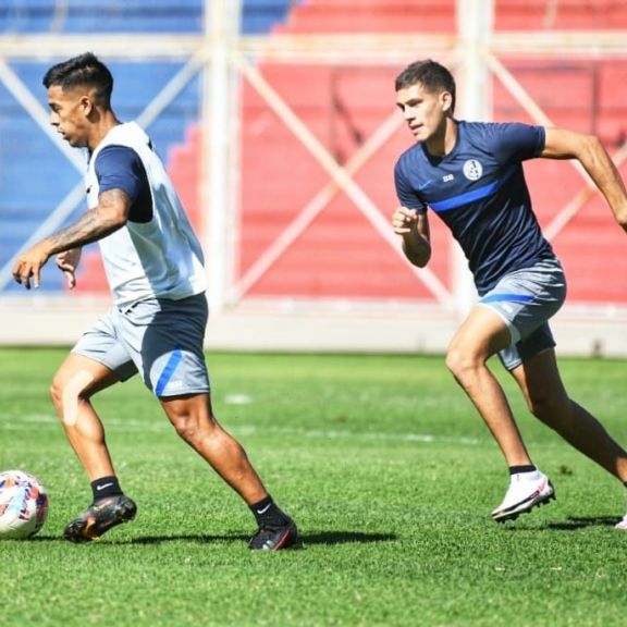 PRÁCTICA DE FÚTBOL EN EL BIDEGAIN