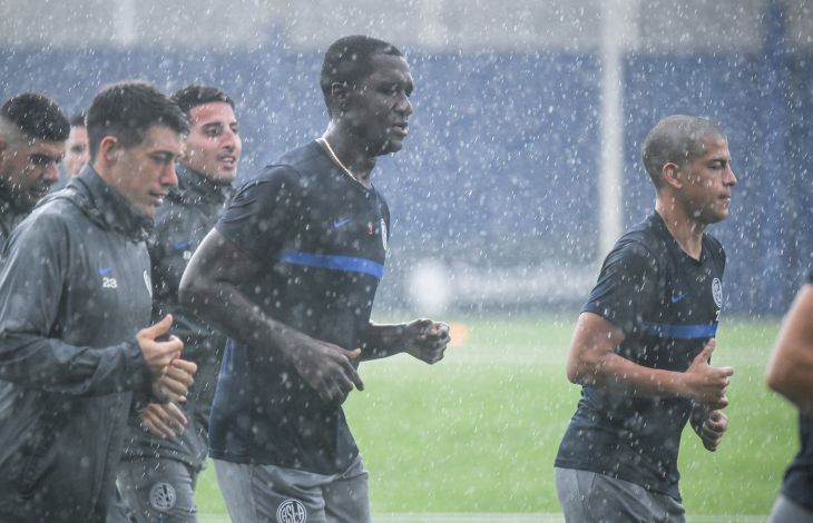 La lluvia no detiene al Ciclón