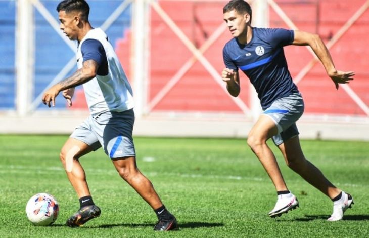 PRÁCTICA DE FÚTBOL EN EL BIDEGAIN