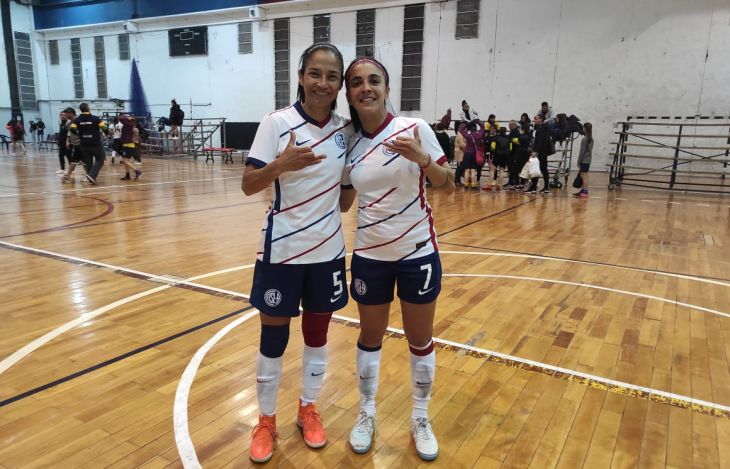 ¡Santitas firmes en la punta!