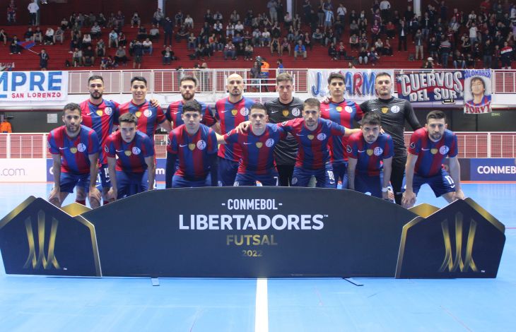Con la frente en alto