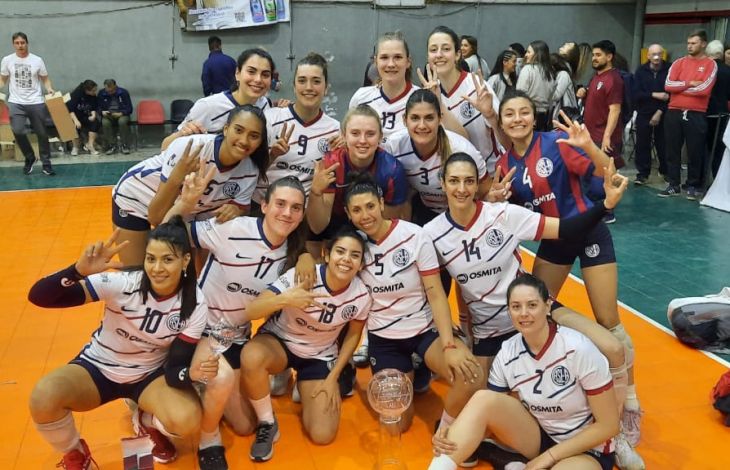 ¡CAMPEONAS!