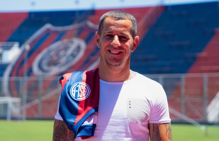 Pipi puso la firma 