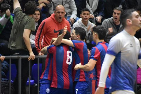 Sigue en lo más alto 