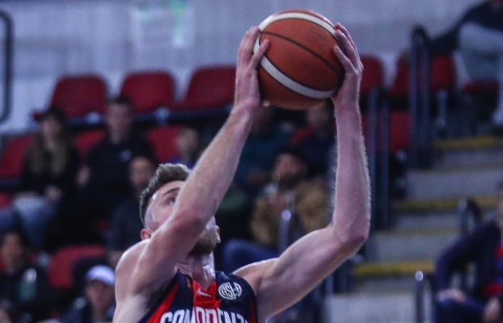 San Lorenzo no pudo ante Regatas