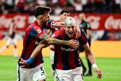 A seguir por este camino, Ciclón