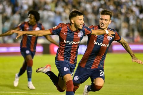 TRES GOLAZOS Y UN TRIUNFAZO