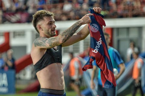 ¡Triunfo y a la Libertadores!