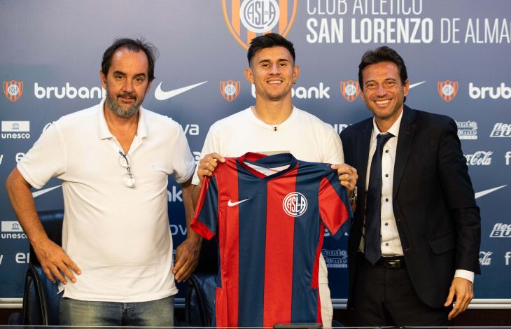 La firma del goleador