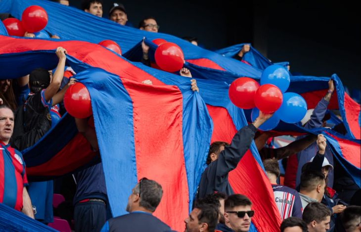 A copar el Centenario