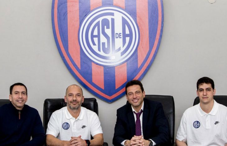 Leo Costa renovó contrato