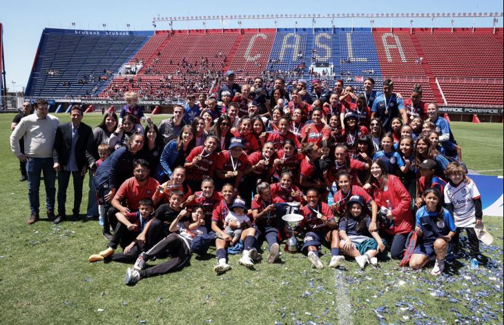 ¡CAMPEONAS INVICTAS! 