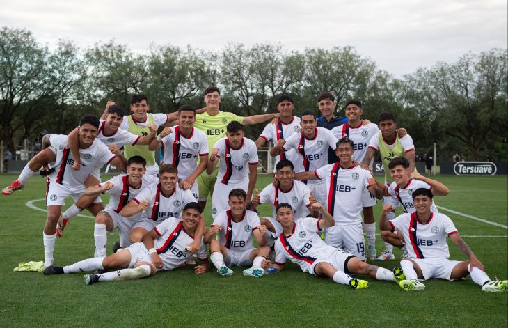 ¡A cuartos y por goleada!