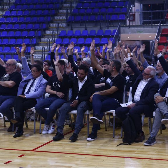 Asamblea clave por los 8.345 m2 de Avenida La Plata