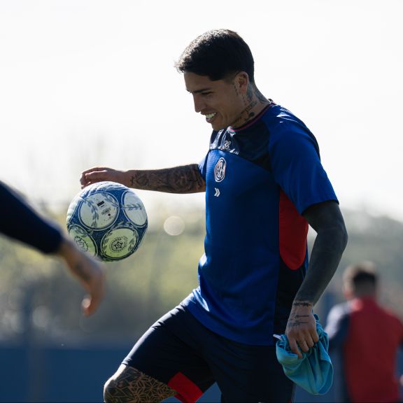 Facundo Farías ya se entrena con el grupo
