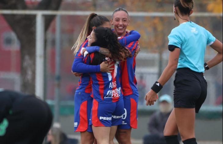 Las Santitas siguen goleando
